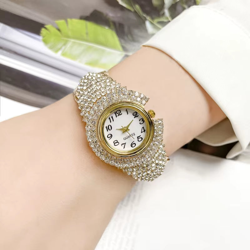 A Korean Version of Fashionable and Versatile Women'S Light Luxury Diamond Inlaid Quartz Bracelet Watch